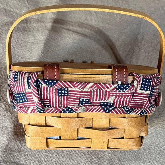 2004 Longaberger Kiddie Purse and Fabric Liner. - Picture 6 of 10